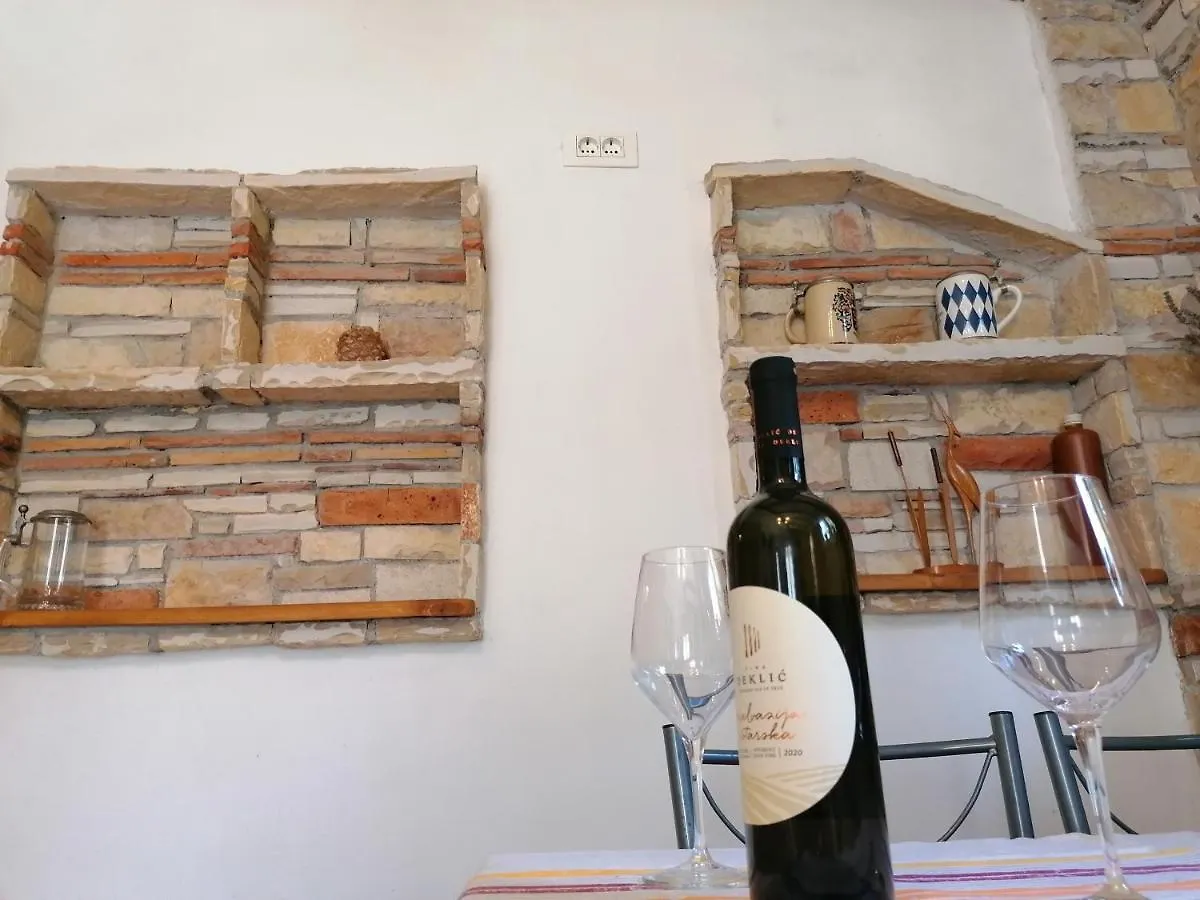 Nice Apartment Montepozzo With Private Garden Rovinj
