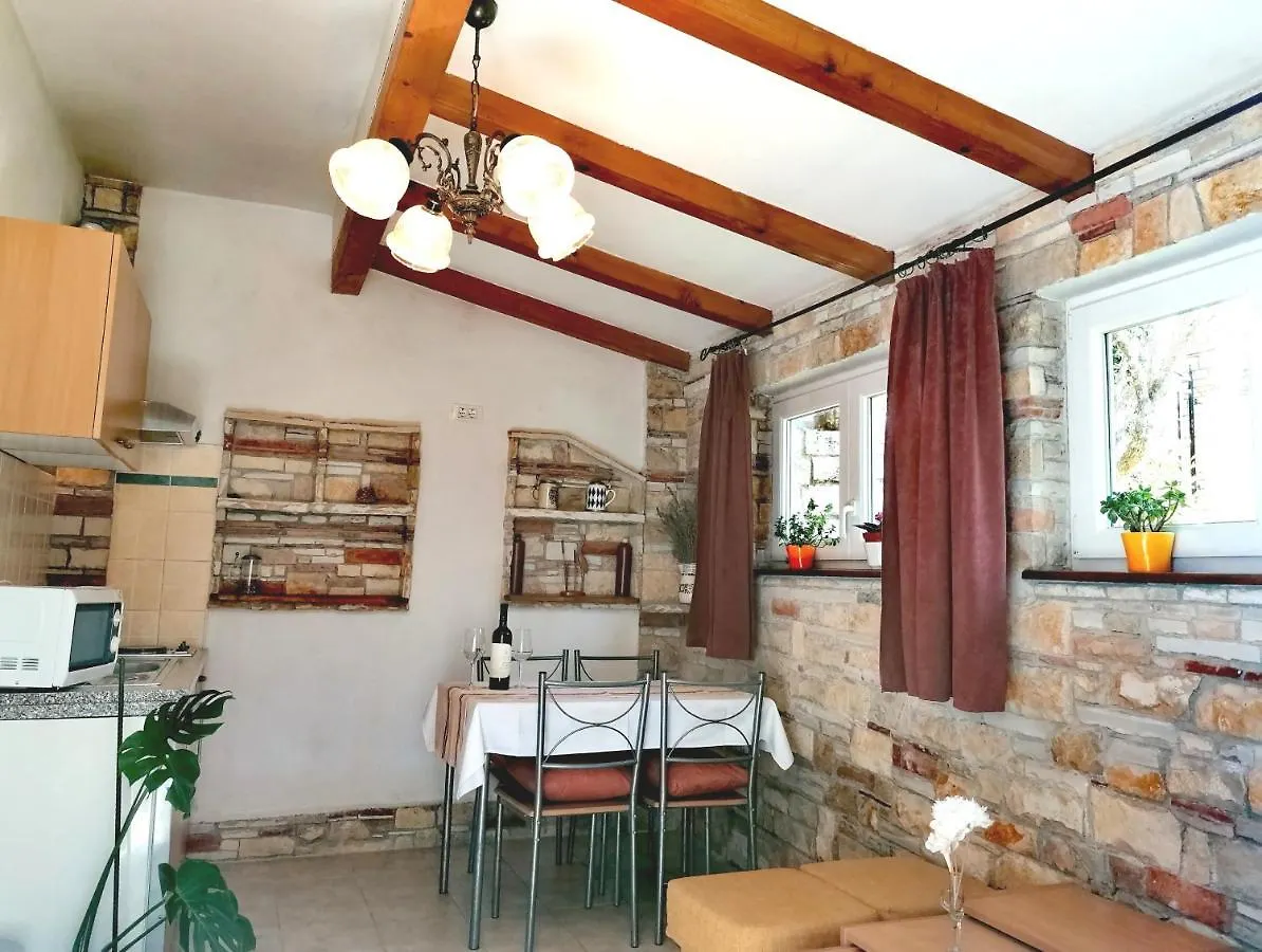 Nice Apartment Montepozzo With Private Garden Rovinj 0*,