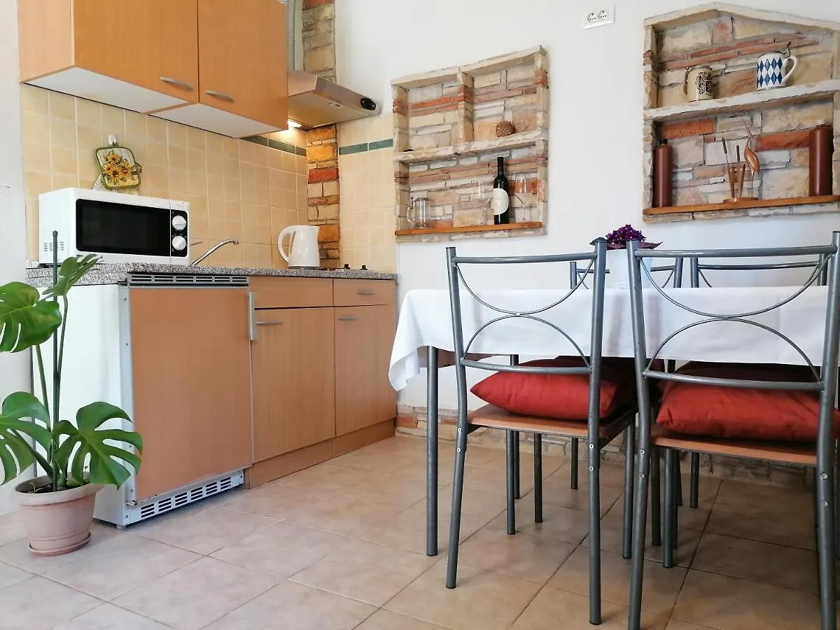 Nice Apartment Montepozzo With Private Garden Rovinj Croacia