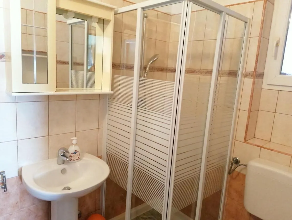 Nice Apartment Montepozzo With Private Garden Rovinj