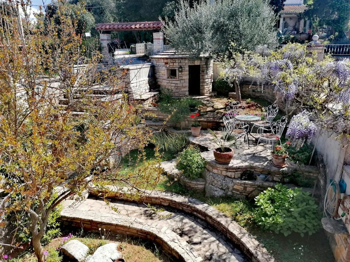 Nice Apartment Montepozzo With Private Garden Rovinj