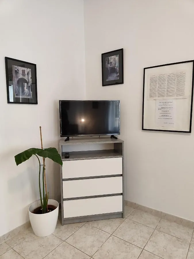Nice Apartment Montepozzo With Private Garden Rovinj